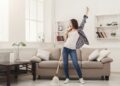 What clothes are suitable for household wearing