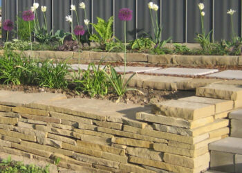 The construction of solar power plants is gaining momentum