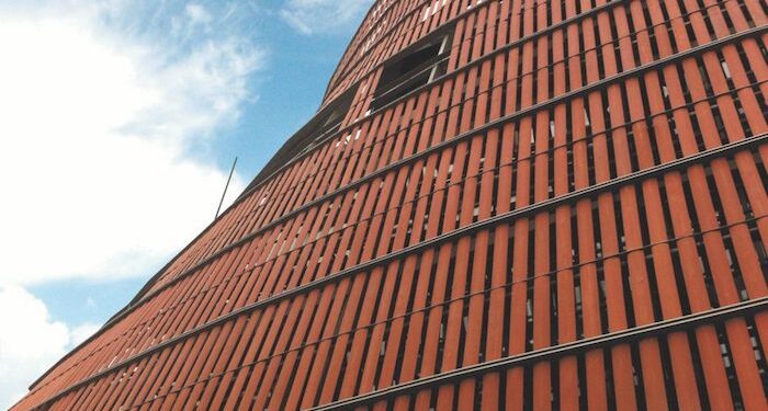 The construction of solar power plants is gaining momentum