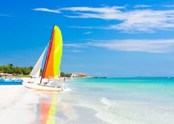 Почему стоит провести отпуск на Кубе: интересное об острове