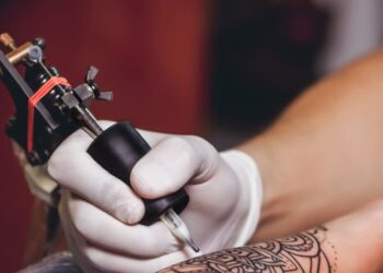 How Glambook Helps Tattoo and Piercing Artists: The Benefits of Using the Platform