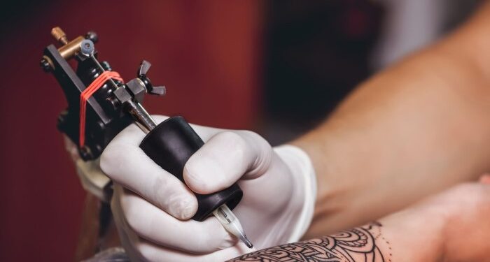 How Glambook Helps Tattoo and Piercing Artists: The Benefits of Using the Platform