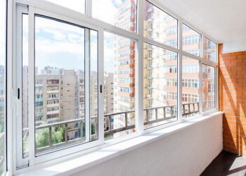 Остекление лоджии: технология, правила и советы