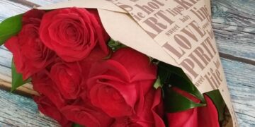 Интересные идеи оформления букета из роз и несколько советов