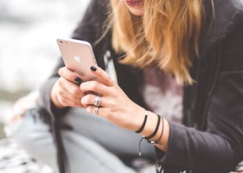 Bright colorful desktop wallpapers for iPhone for every taste