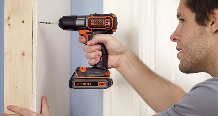 Шуруповерт для дому: основні види та рекомендації щодо вибору
