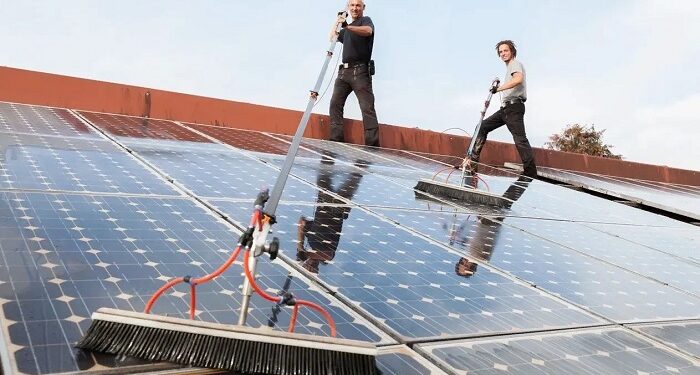 Як доглядати за сонячними панелями для тривалого використання