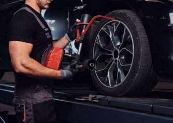 Надійний шиномонтаж у Львові: які послуги пропонує та переваги