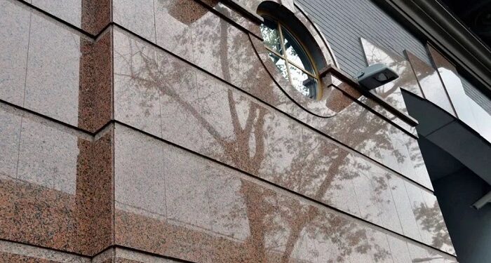 Граніт для стін: вічна краса і практичність