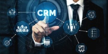 Разница между CRM и CMS: как выбрать подходящую систему для вашего бизнеса