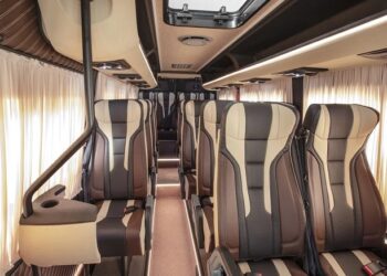 Перевезення до Польщі мікроавтобусами VIP-класу від KaraVAN: основні переваги