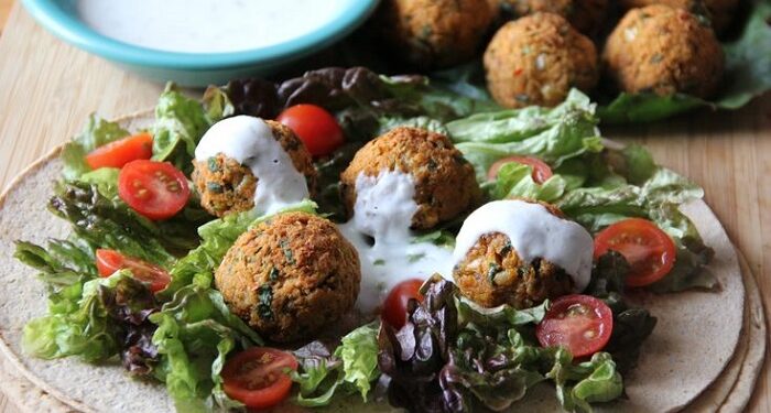 How to cook a delicious Mediterranean dish Falafel: rules and instructions