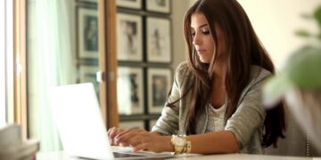 Общение в видеочате Camloo: основные преимущества и возможности для пользователей