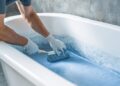 Жидкий акрил для ванн: основные преимущества и правила использования
